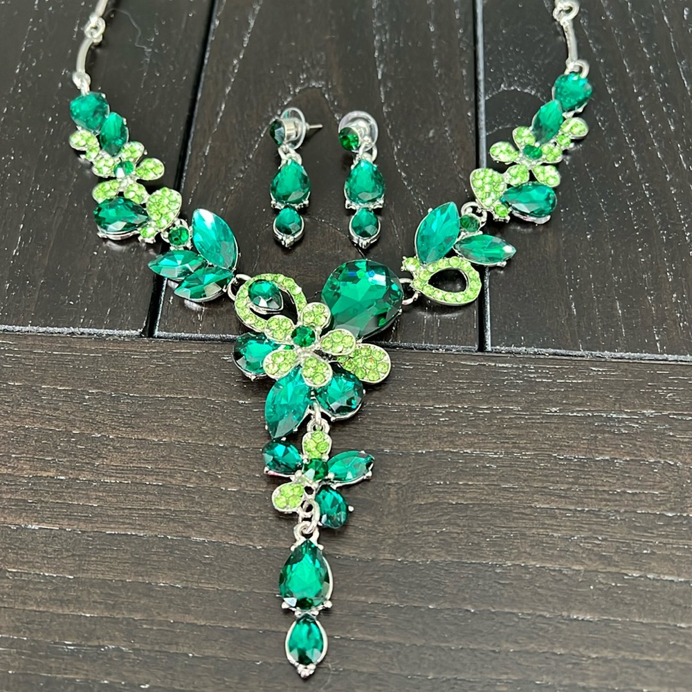 Statement Necklace NWOT